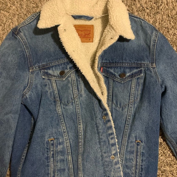 Levi’s Jacket - Picture 2 of 3